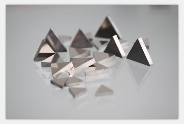 �����մɵ�Ƭ